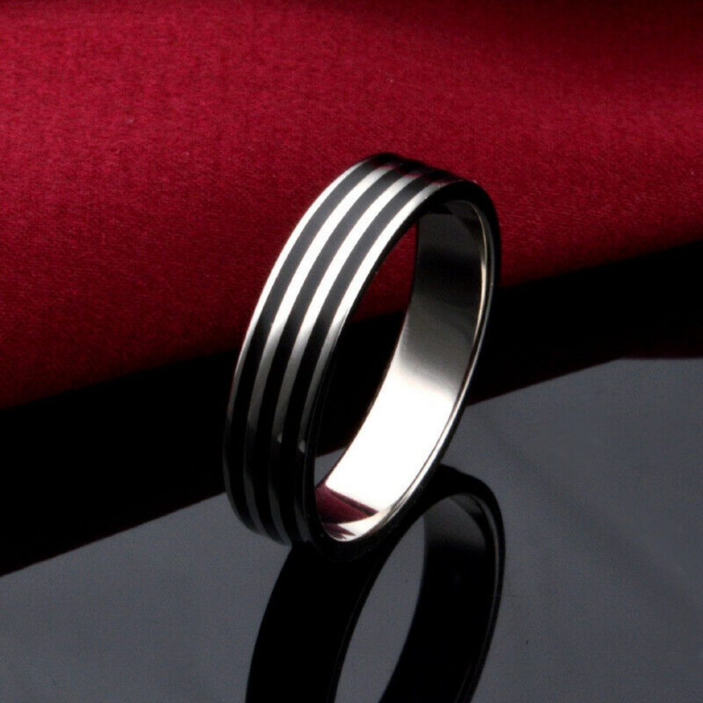 Men&Women Stainless Steel Titanium Band Ring - Picture 3 of 4